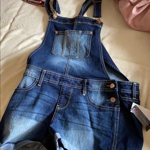 Overall shorts